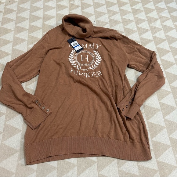 Tommy Hilfiger
Women's Crest Stella Turtleneck Sweater - Picture 2 of 4